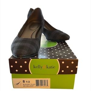Black & Grey Plaid Pumps (8.5M)